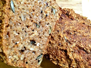 Dinkelschrotbrot-mit-Braunhirse-Kopie