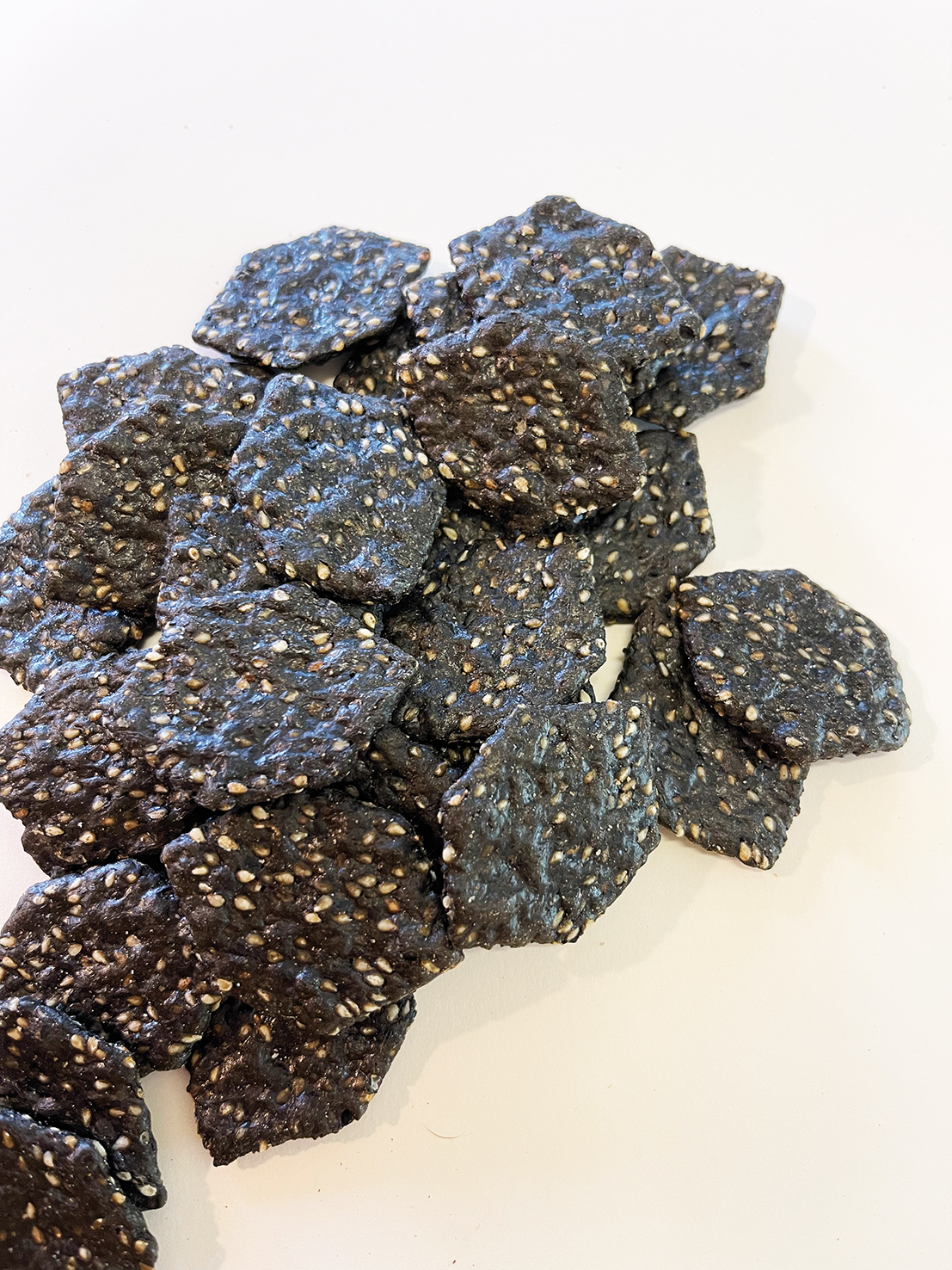 Rice_Crackers_Black-Sesame_pur_RGB